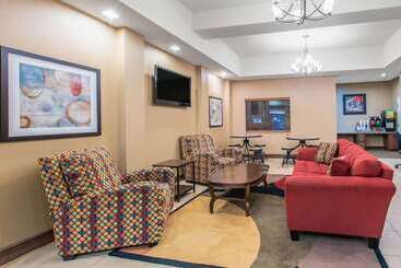هتل Spark By Hilton Longview