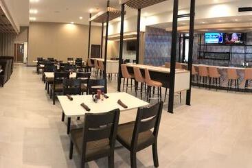 هتل Holiday Inn & Suites Mckinney N Allen, An Ihg