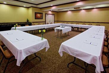 Holiday Inn Express Hotel & Suites Cleburne, An Ihg