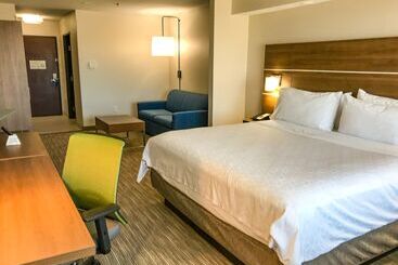 هتل Holiday Inn Express & Suites Lubbock West, An Ihg