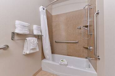 Holiday Inn Express Hotel & Suites Sherman Highway 75, An Ihg