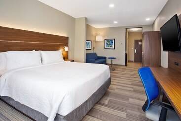 Holiday Inn Express Hotel And Suites Katy, An Ihg
