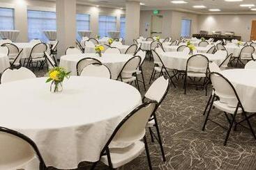 هتل Holiday Inn Express & Suites Cheney, An Ihg