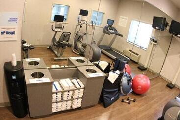 هتل Holiday Inn Express & Suites Cheney, An Ihg