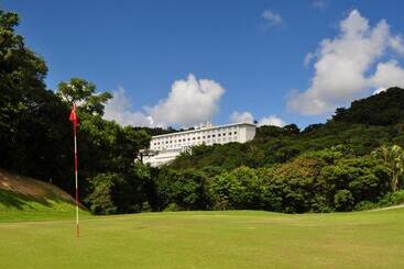 هتل Motobu Green Park And Golf Course