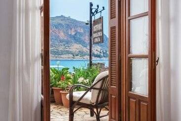 هتل Petrino Guesthouse