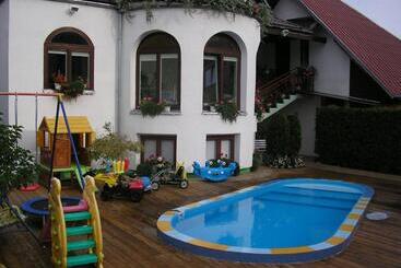 هتل Po Kastonu & Spa