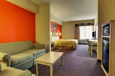 هتل Quality Inn &  Suites