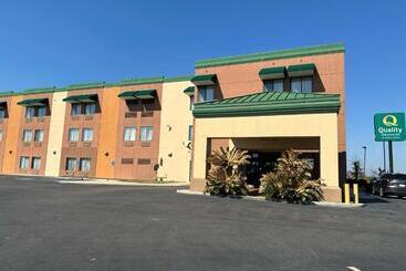 هتل Quality Inn & Suites
