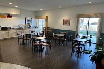 هتل Quality Inn &  Suites