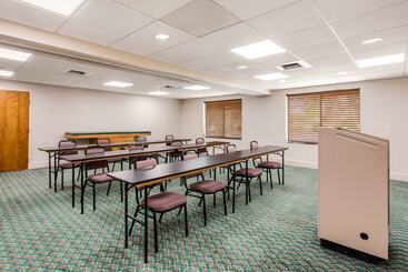 هتل Quality Inn & Suites