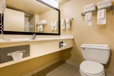 هتل Quality Inn & Suites
