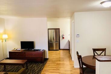 هتل Rodeway Inn & Suites Sheridan