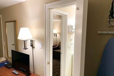 هتل Rodeway Inn & Suites Sheridan