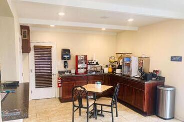 هتل Rodeway Inn & Suites Sheridan