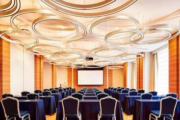 هتل Sheraton Grand Hiroshima