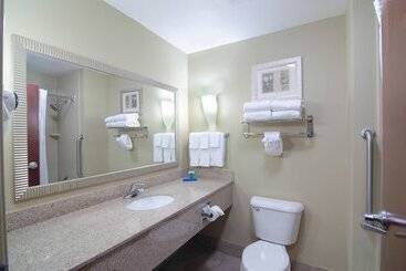 هتل Comfort Suites Mobile South Alabama University Area