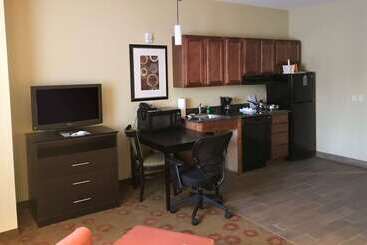 هتل Suburban Studios Cedar Falls