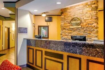 هتل Suburban Studios Cedar Falls