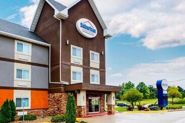 هتل Suburban Studios Cedar Falls