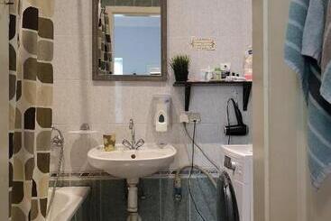 هتل The Monk S Bunk Kaunas