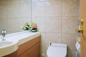 هتل Toyoko Inn Kanazawa Kenrokuen Korinbo