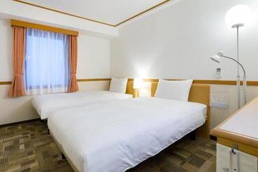 هتل Toyoko Inn Tottorieki Minamiguchi