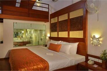 هتل Gokulam Grand Turtle On The Beach