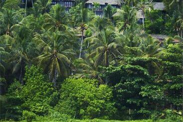 هتل Taj Green Cove Resort And Spa Kovalam