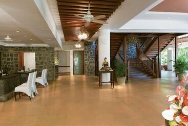 هتل Taj Green Cove Resort And Spa Kovalam