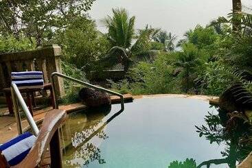 هتل Taj Green Cove Resort And Spa Kovalam