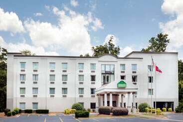 هتل Wingate By Wyndham Athens Ga