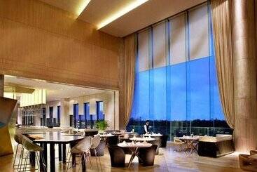 هتل Wyndham Grand Qingdao
