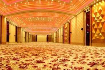 هتل Wyndham Grand Qingdao