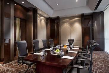 هتل Wyndham Grand Qingdao