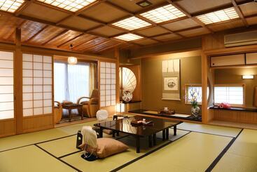 Seikoro Ryokan   Established In 1831