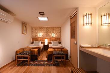 Seikoro Ryokan   Established In 1831