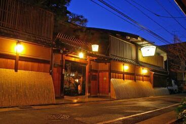 Seikoro Ryokan   Established In 1831