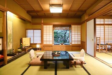 Seikoro Ryokan   Established In 1831