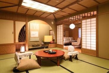 Seikoro Ryokan   Established In 1831