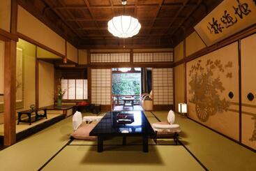 Seikoro Ryokan   Established In 1831