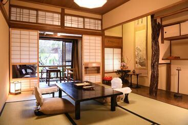 Seikoro Ryokan   Established In 1831