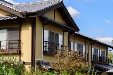 Yufuin Onsen Wafu Ryokan Tsuenosho