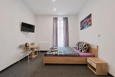 هاستل Queen Apartments