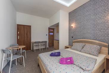 هاستل Queen Apartments