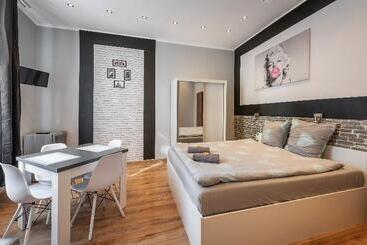 هاستل Queen Apartments