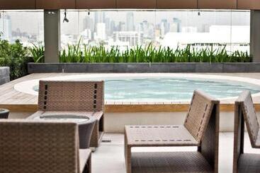 F1 Hotel Manila