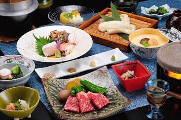 Hoho A Hotel Overlooking The Echigo Plain And The Yahiko Mountain Range Formerly Hotel Oohashi Yakat