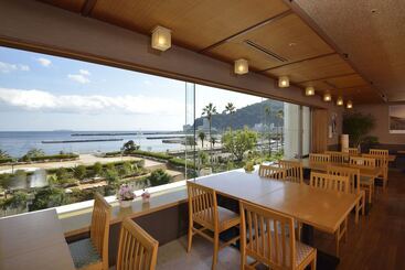 هتل Atami Seaside Spa & Resort