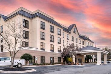 هتل Best Western Chesapeake Bay North Inn